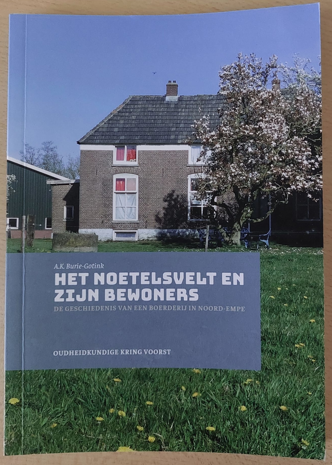 HET NOETELSVELT EN ZIJN BEWONERS